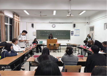 商学院第二十届“厚德杯”辩论赛圆满收官