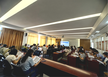 商学院召开2025年全国大学英语四六级考试监考教师培训会