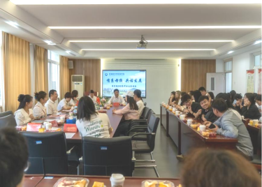 商学院成功举办2025届毕业生和家长座谈会