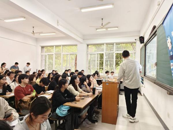 "C:\Users\王洁\Desktop\图片2600.jpg"