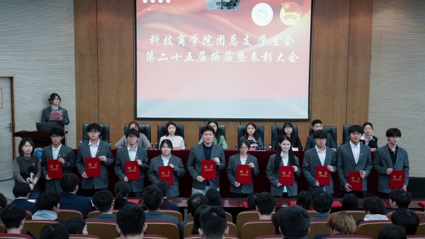 "C:\Users\25362\Desktop\图片5.jpg"