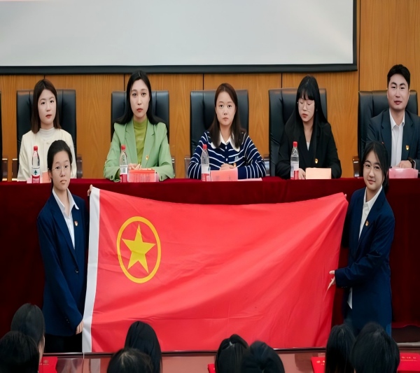 "C:\Users\25362\Desktop\图片6.jpg"