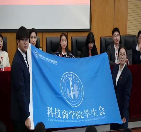 "C:\Users\25362\Desktop\图片7.jpg"