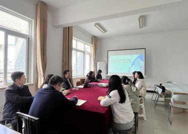 正学风以立三尺矩，促教改而探万象新——商学院经济学教研室召开《微观经济学》教学研讨会