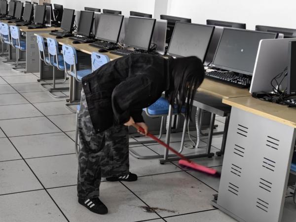 "C:\Users\gy111\Desktop\图片2600.jpg"