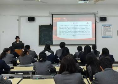 商学院第三十九期分党校举行 “厚植民族自豪，勇担时代使命”专题党课