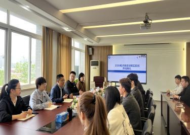 “新华—聚光”电子商务创新实验班开班典礼顺利举行